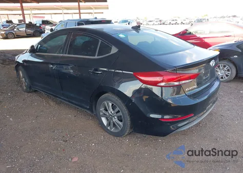 2017 Hyundai Elantra Value Edition z USA, uszkodzony, nr VIN 5NPD84LF1HH172893